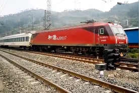 全程3000公里的京昆特快！T61次鸣笛进凯里站 现已升级Z车视频封面
