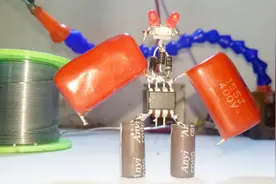 创意手工DIY 教你使用废旧拆机电子元件制作机器人视频封面