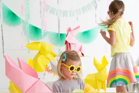 今天是复活节，我们一起做折纸大兔子图片