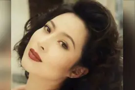 曾红极一时，患病无奈隐退，影帝丈夫陪伴左右，她58岁依然无子