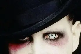 摇滚邪神？音乐鬼才？玛丽莲曼森：十年魔鬼十年神图片