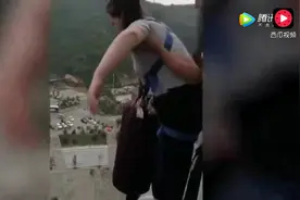 200斤女子蹦极，弹起来的瞬间，老板吓坏！水银咋弄？下铺的乐趣