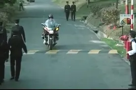 成龙骑的这辆摩托得多少钱啊？视频封面