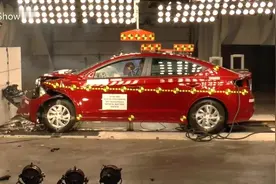 现代领动的安全性到底怎么样，看完碰撞测试后你就知道了视频封面