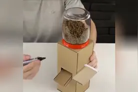 几片纸板打造一个狗粮自取机，从此告别狗粮洒地的尴尬