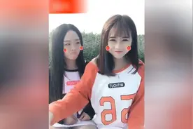 四川萌妹子教训闺蜜，长的丑还出来和我作对就是你的错了，搞笑了