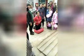 唐氏综合症的人结婚了，真不容易！视频封面