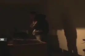 住酒店或者在试衣间看见这种镜子，请立刻逃离现场报警！太可怕了视频封面