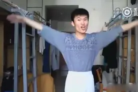 那些年，我们一个人在宿舍呆过的日子!自备纸巾！图片