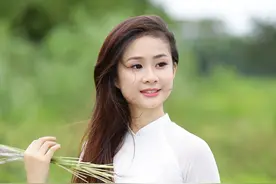 传统的越南气质美女图片