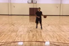 一起来学习欧文经典实用型假动作！图片