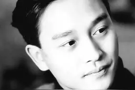 我们假装被欺骗，因为心甘情愿。图片