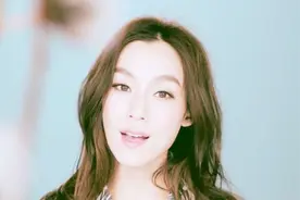 女歌手酒吧驻唱一首《到不了》好听，听不腻，原创范玮琪