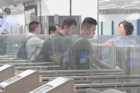 深圳皇岗口岸新增24条自助通道视频封面