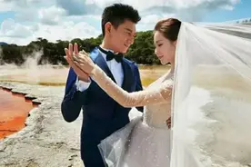 全程高甜虐狗！吴奇隆刘诗诗婚礼歌曲《手牵手》MV正式版曝光啦图片