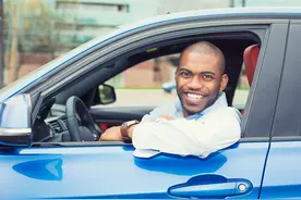 开车时车门应该锁上吗？图片