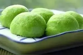 又到一年摘艾草、做艾糍的时候啦，这是春天的味道，钦州人的记忆图片
