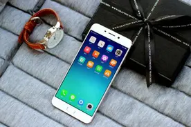 揭秘手机车间的妹子故事：一端是产量，另一端是青春图片