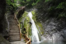 西安铁路“绿皮车”带您体验假日“慢生活”图片