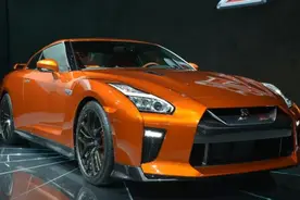 2017款日产GT-R亮相纽约 动力达565马力图片