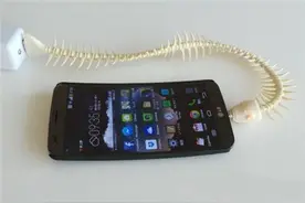 脑洞真大！盘点七大最奇葩的手机数据线图片