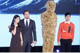 小李获赠玫瑰金人 盘点娱乐圈粉丝的奇葩礼物图片