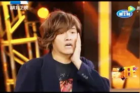 从小我的家里特别的困难，我的妈妈告诉我，毫无违和感！