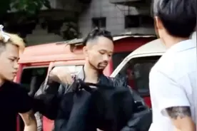 快手许华升和三炮合作了一部“动作片”，这功夫看得有点尴尬视频封面