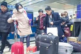 为什么有些喷雾能带上飞机，却不能带进地铁？看完一身冷汗！视频封面