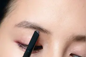 简单一学就会，6种不同脸型眉型画法，化妆手残党星人千万别错过视频封面