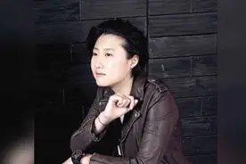成龙女儿吴卓林搬出家后的生活现状曝光 烟不离手 辛苦打工成这样视频封面