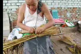 辛集市八里庄老手艺人“刨笤帚”