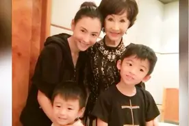 谢霆锋妈妈狄波拉坦言张柏芝带着2个孩子不容易，听完好心疼！视频封面