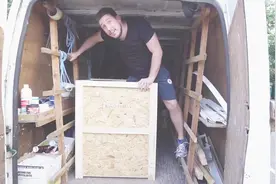 作死人肉“快递”，把自己塞进箱子，从英国空运到美国视频封面