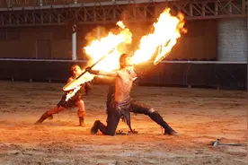 杂技演员为什么能吞火吐火，看了这个你就明白