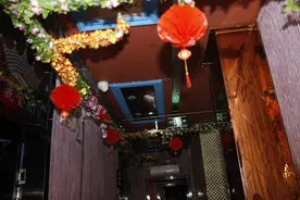 无证营业！安全出口锁闭！这样的娱乐场所你敢去吗？图片