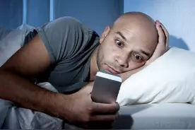 经常玩微信？完成这个设置可以保护眼睛图片