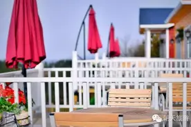 广元曾家山,山坡上的木屋别墅图片