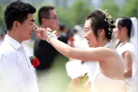 安徽亳州206对新人喜办集体婚礼图片