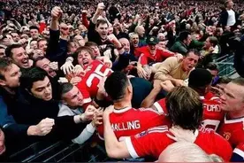 压不住的马球王，舍命的鲁尼，这样的绝杀，这才是曼联！图片