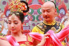 《还珠格格》里的香妃清朝真有这个人，她一生短暂而又悲情图片