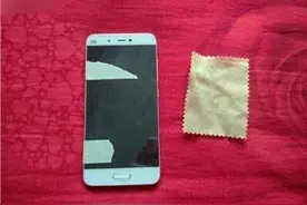 超级简单手机贴膜教程，从此贴膜不求人！图片