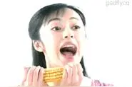 网红的代价：美女电钻啃玉米 雷军小米直播图片