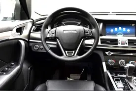 网友指出哈弗H7刹车踏板存设计缺陷 这是要人命吗？图片