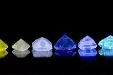 钻石的荧光效应普遍存在吗?有危害吗?图片