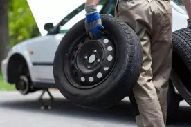 免费拖车、抢修、送燃油等  陕A车主得知道的这些车险增值服务图片