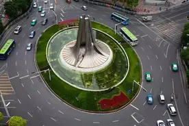 环岛≠安全岛 环岛行车“潜规则”图片