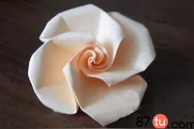 特别简单的玫瑰花折纸图解教程图片
