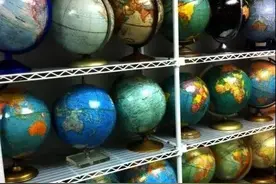 地球仪可以这么好看，尤其是三五成群在一起的时候图片