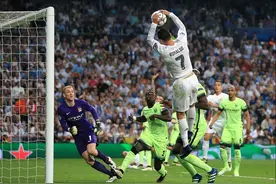 曼城乌龙送皇马晋级欧冠决赛 C罗扣篮动作遭恶搞图片